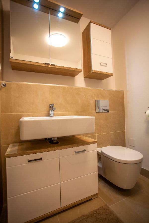 ברטיסלאבה Air-Conditioned City View Apartment 24H Check-In מראה חיצוני תמונה