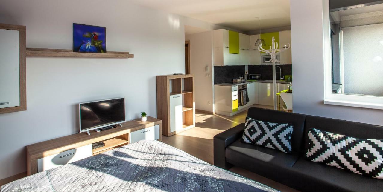 ברטיסלאבה Air-Conditioned City View Apartment 24H Check-In מראה חיצוני תמונה