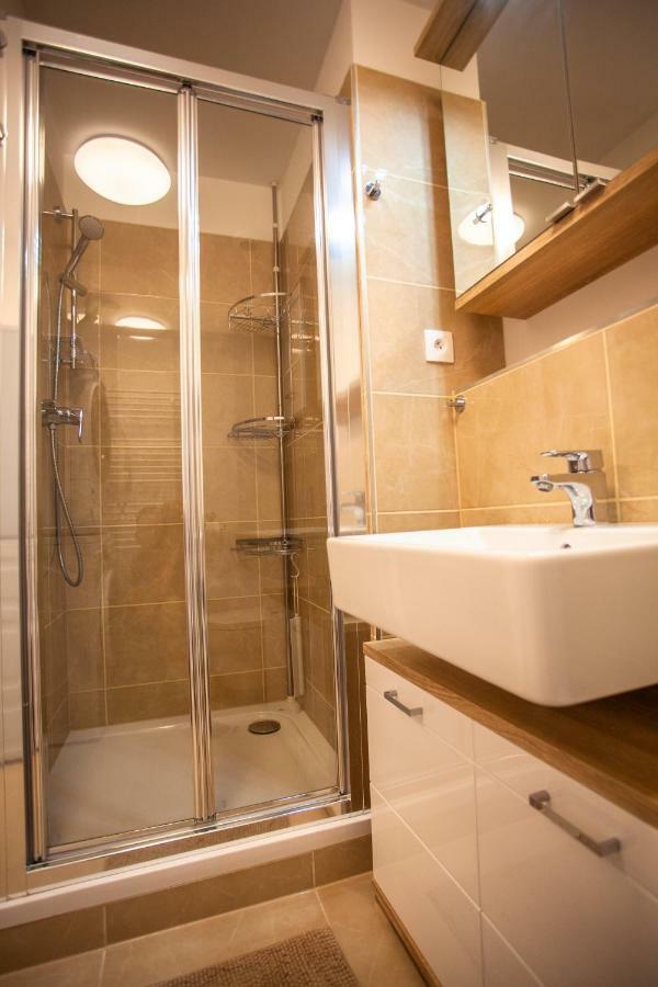 ברטיסלאבה Air-Conditioned City View Apartment 24H Check-In מראה חיצוני תמונה